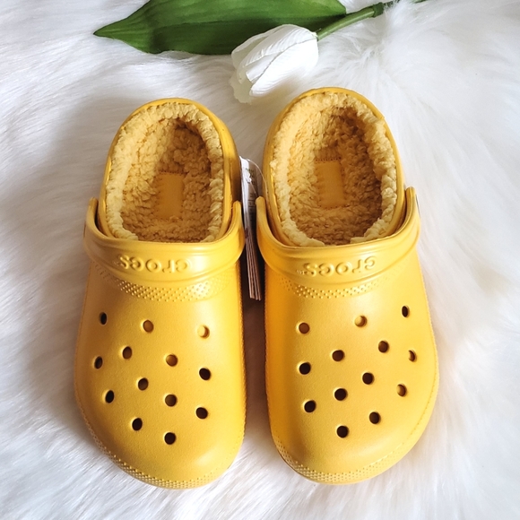 CROCS Shoes - Classic Lined Crocs Size Women 7 /Men 5